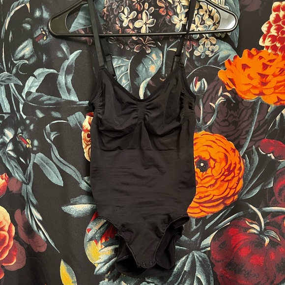 SKIMS Intimates & Sleepwear Skims Sculpting Bodysuit W Snaps Onyx